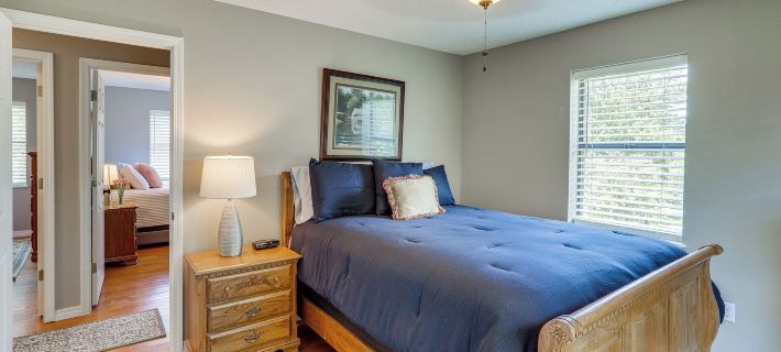 Rural Melbourne House with Deck! Hotels in Izard County
