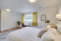 Serene Palmer Home Walk to Downtown and Riverfront!