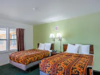 OYO Travelier Motel Hotels in Macon