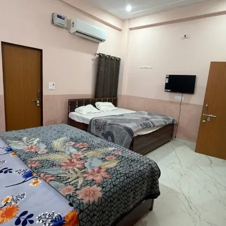 Amrit Guest House
