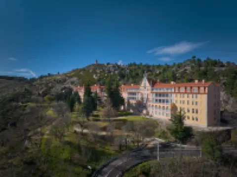 埃什特雷拉山飯店 住宿飯店