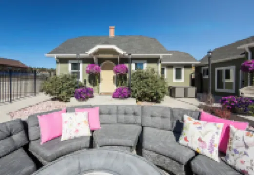 EO Bungalows – Adults Only