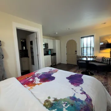 EO Bungalows – Adults Only