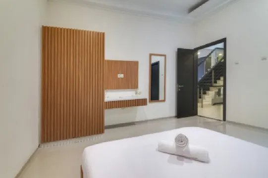 Ngariung Villa W/ Pool & Billiard فنادق في 