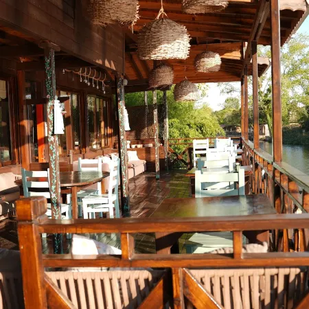 Sweet Home River Hotel