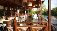 Sweet Home River Hotel