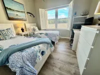Updated Ocean Park Condo-4 Min Walk to Beach--Open May 17-22, June 8-13, 20-27.