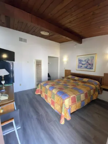 Santa Fe Motel Tehachapi by Hotel O