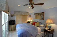 The Independent Inn - Locally Owned - balcón