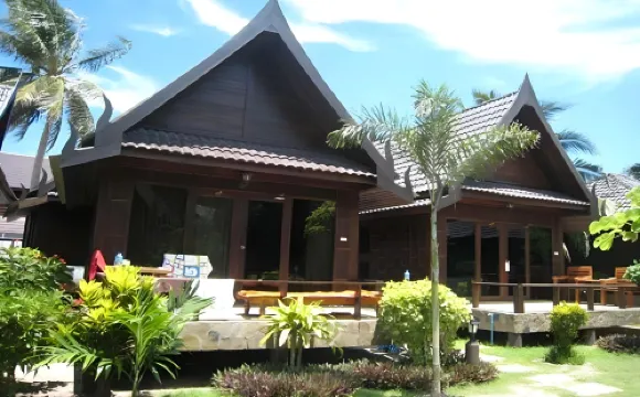 ザ・シップ ホステル