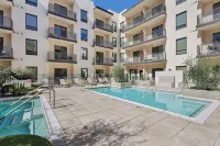 Sentral Old Town - Pools