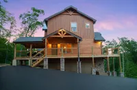 Stone Mountain Lodge 4 Bedroom Cabin by RedAwning - 4-نجوم