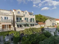 Apartments and Room Villa Niko Hotels in Bol