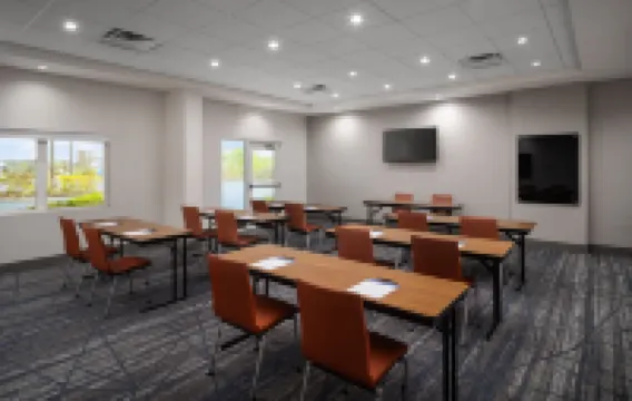 Holiday Inn Express & Suites TRINITY by IHG