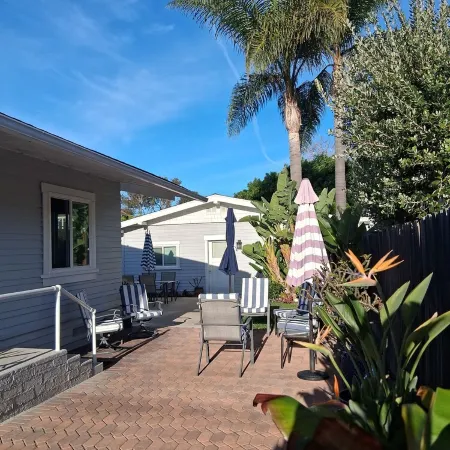 Laguna Home at Shaw's Cove, Ocean View, Quiet Street, Short Walk to Beaches