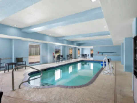 Holiday Inn Express & Suites MORRILTON by IHG Hotels in Conway County