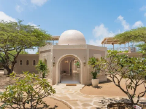 The Majlis Resort Hotels in Shela