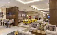 希爾頓歡朋酒店-提華納奧塔伊 - 早餐