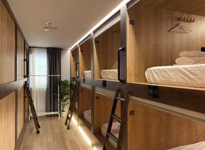 The Pod Suite Hostel Blasco