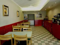 Metro Plaza Hotel Hotels near Olvera Street