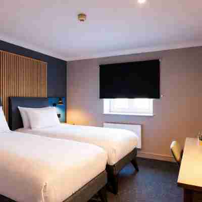 Village Hotel Farnborough Rooms