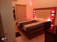 River Leaf Hotel & Suites - Guest Room -  Privatzimmer