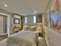 Contemporary Bromley Penthouse With Balcony - balcony