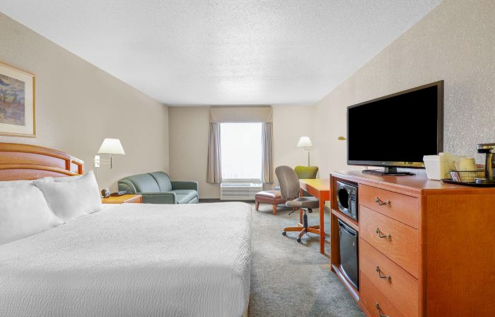 PRAIRIE CREST RED DEER by IHG