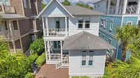 3 Ensuite Bedrooms, Porches & BBQ Near Inlet Beach 30A Ciel Bleu by Avantstay - Wifi