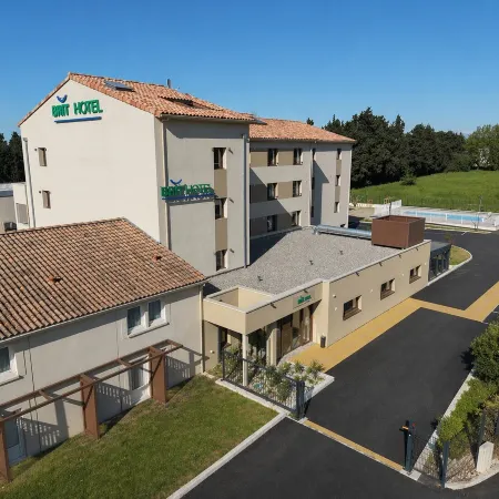 Brit Hotel Avignon Sud le Calendal