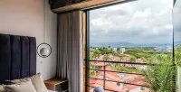 Epic Suite 302 Deluxe Airport
