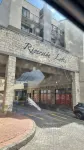 Luxurious Green Riverside Loft Apartment - 4-Star