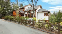 Pines & Stone by Avantstay Heated Pool + Hot Tub + Fire Pit + Fish Pond Mins to Lake + Village
