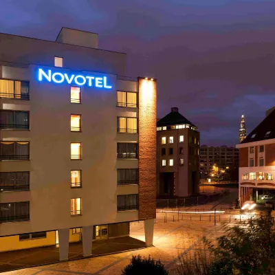 Novotel Lille Centre Gares Отели рядом с достопримечательностью «Euralille»