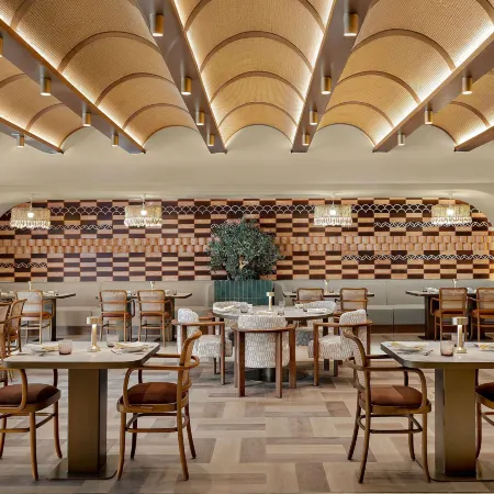 Mercure Abu Dhabi Downtown Отели рядом с достопримечательностью «Дворец Этмирэйтс»