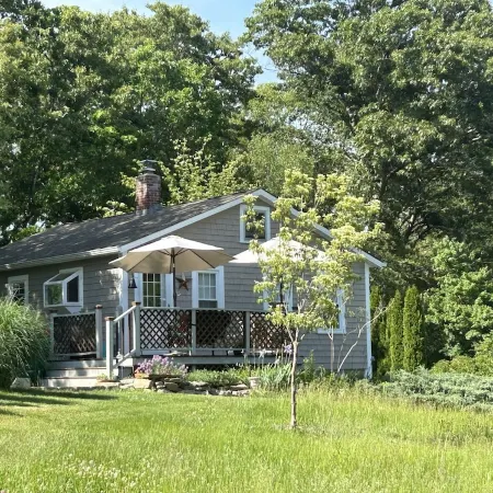 Little Farmhouse Cottage - Country Near the Coast