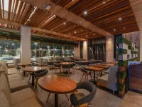 The Hotel & Athletic Club at Midtown Hotels near Wicker Park