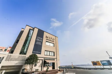 尾浦海邊飯店