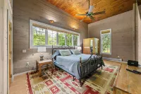 Chautauqua Farmhouse & Cabin - Sleeps 12 - Streamside Retreat - 4-Star