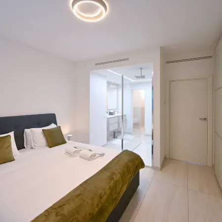 Serenity Lakefront 2 Bedrooms Retreat in Lugano