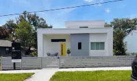 New Modern St Pete Home Near Downtown Beaches - Bungalows