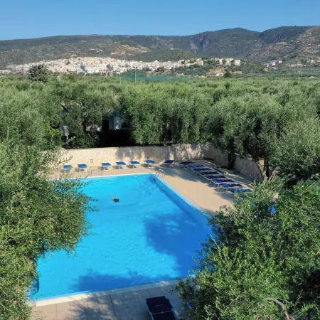 "saracena" Holiday Home with Private Beach and Swimming Pool