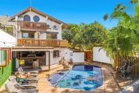 Aquarius Backpackers Resort - Beach