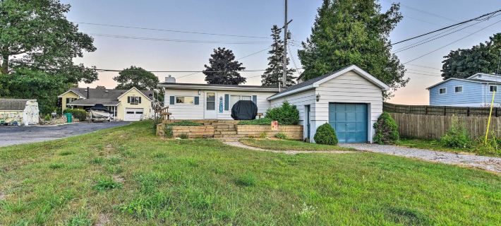 East Tawas Cabin w/ Lake Huron Access & Views Hotels in Iosco County