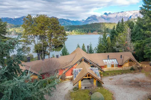 Peninsula Petit