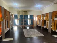 نُزُل لونار بيتش Hotels near كاسر الأمواج في أبوظبي