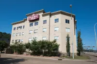 Premier Residence - Fort McMurray - موقف سيارات
