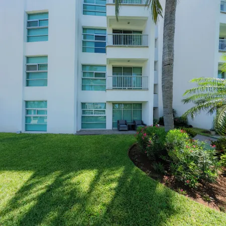 Oasis in Acapulco Apartment for 6