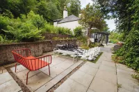 Cwmalis Hall - 4-Star