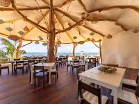 Hotel Qamar Lux Hotels near Ziggys